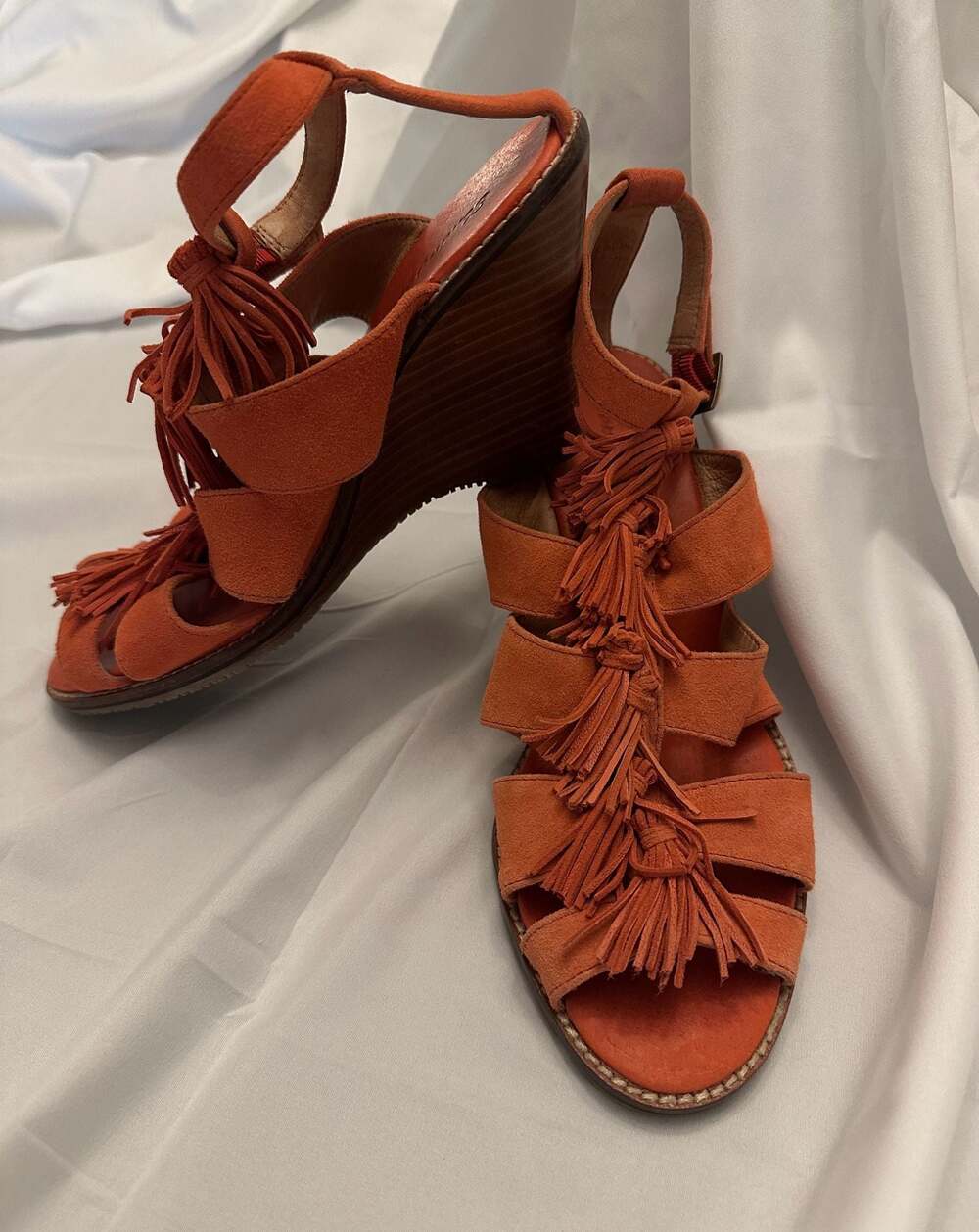 Tommy Bahama Orange Suede Fringe Wedge Sandals TFW00272 Size 9